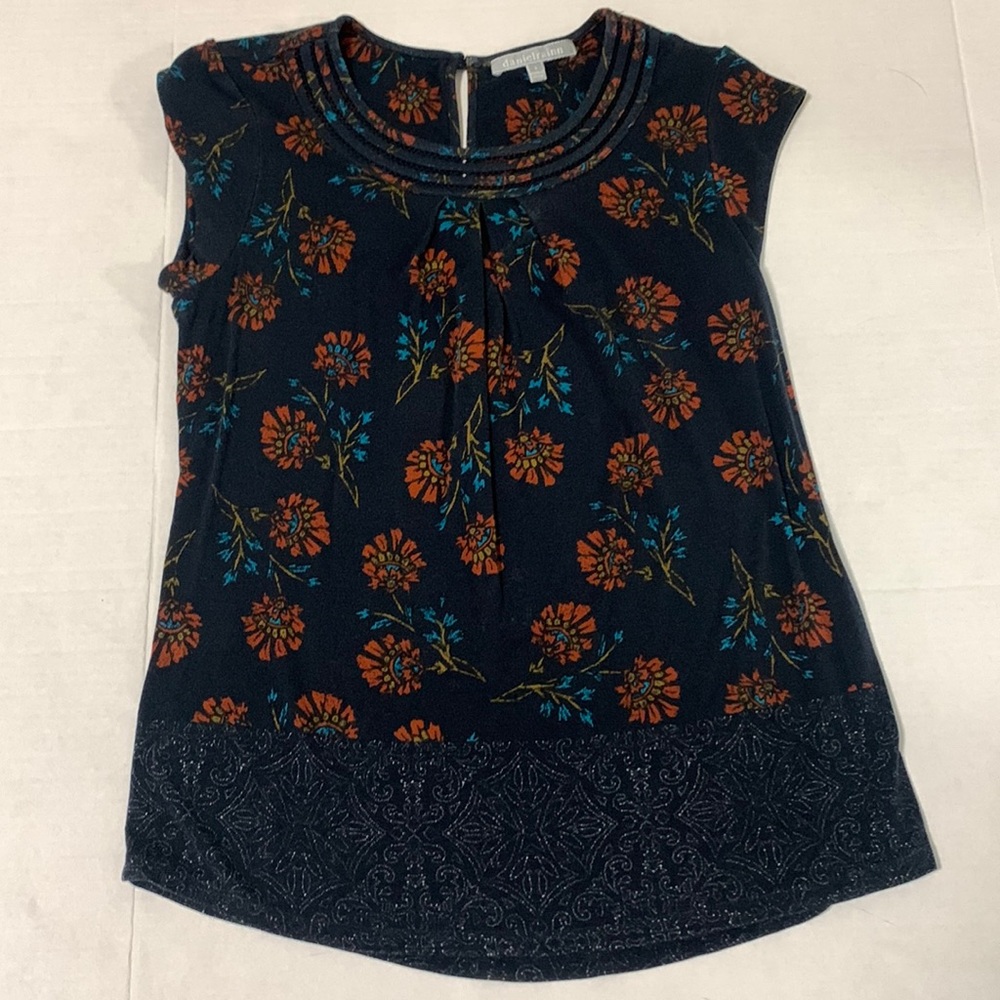 Daniel Rainn Brinn Scoop-Neck Detail Knit Top